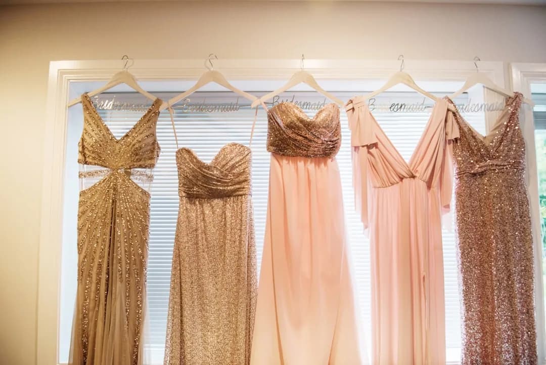 Damas de honor: cuántas elegir, qué hacen y cómo vestirlas