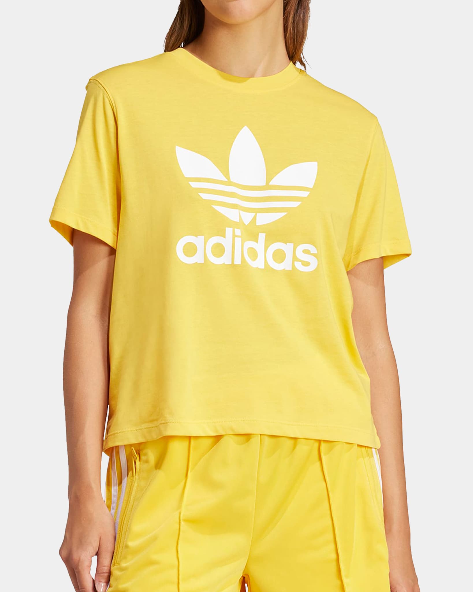 Playera Adidas Adicolor Trifolio Boxy